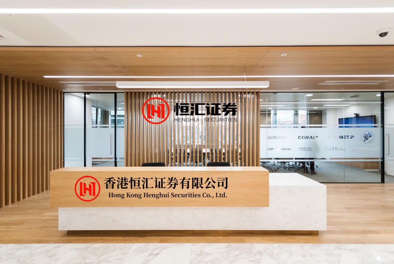 希恩配资网 魏翔：21岁服役武警，被沈腾发掘后，逆袭成了喜剧奇才